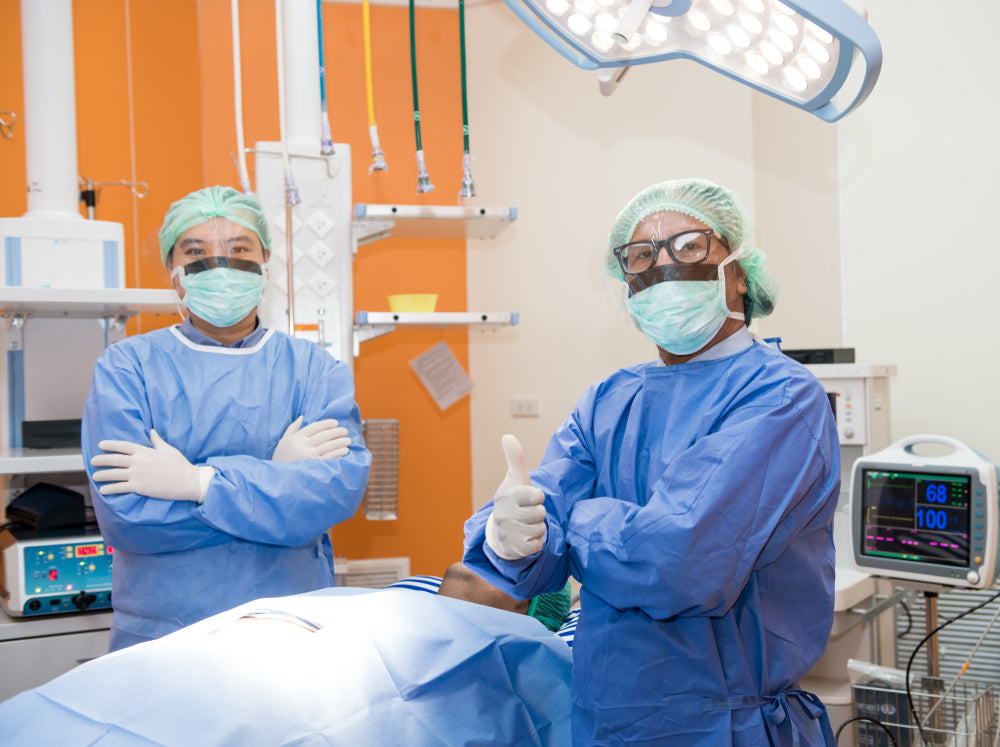 Surgical Gown – AAMI Level 4